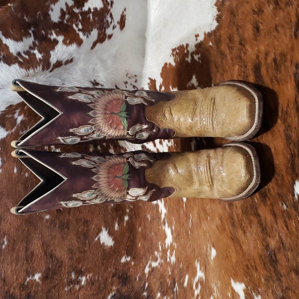 Ariat 8.5B boots